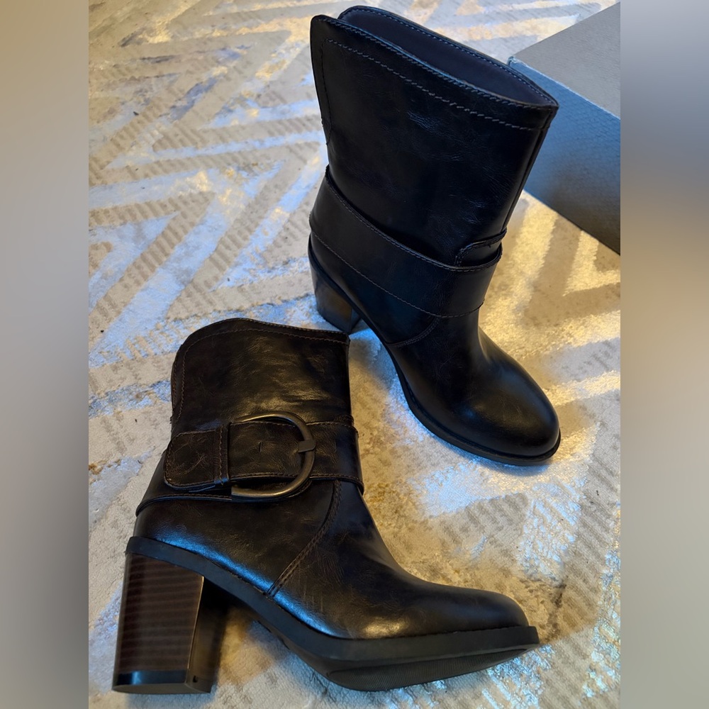 New Maurices Boots 8